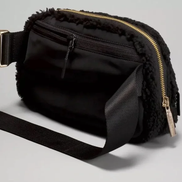 Everywhere BELT BAG Fleece black Fanny Pack LAST CHANCE Lululemon - Picture 7 of 16